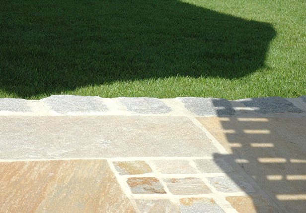 Steinterrasse gestalten und bauen lassen - München